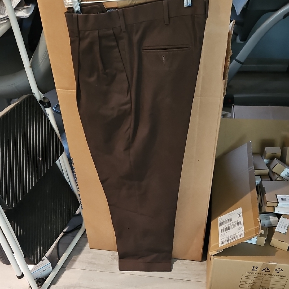 Axist Men's Dark Brown Dress Pants